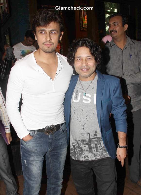 Sonu Nigam and Kailash Kher at Music release of Baat Bann Gayi in Mumbai