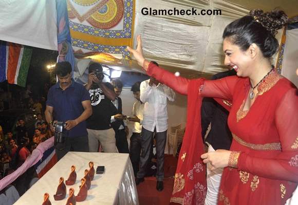 Yukta Mookhey at Ganesh Chaturthi 2013