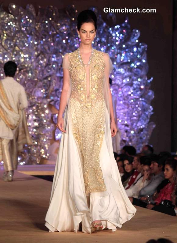 Abu Jani and Sandeep Khosla The Golden Peacock Collection pics