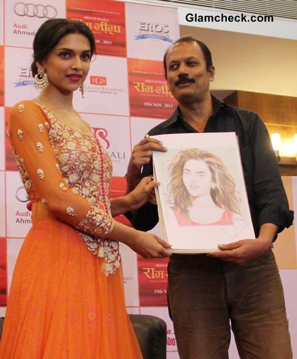 Deepika Padukone Promotes Ramleela in Orange Anarkali Suit