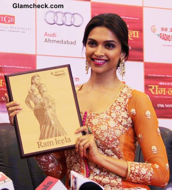 Deepika Padukone Promotes Ramleela in Orange Anarkali