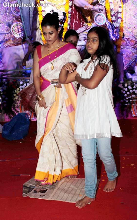 Kajol with daughter Nysa at Durga Puja 2013