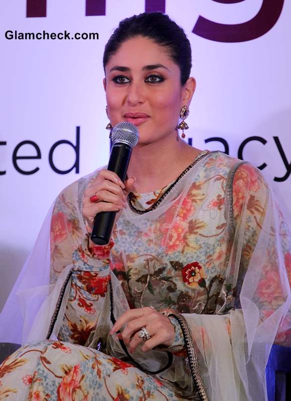 Kareena Kapoor Traditional Look at Malabar Shopping Website Launch