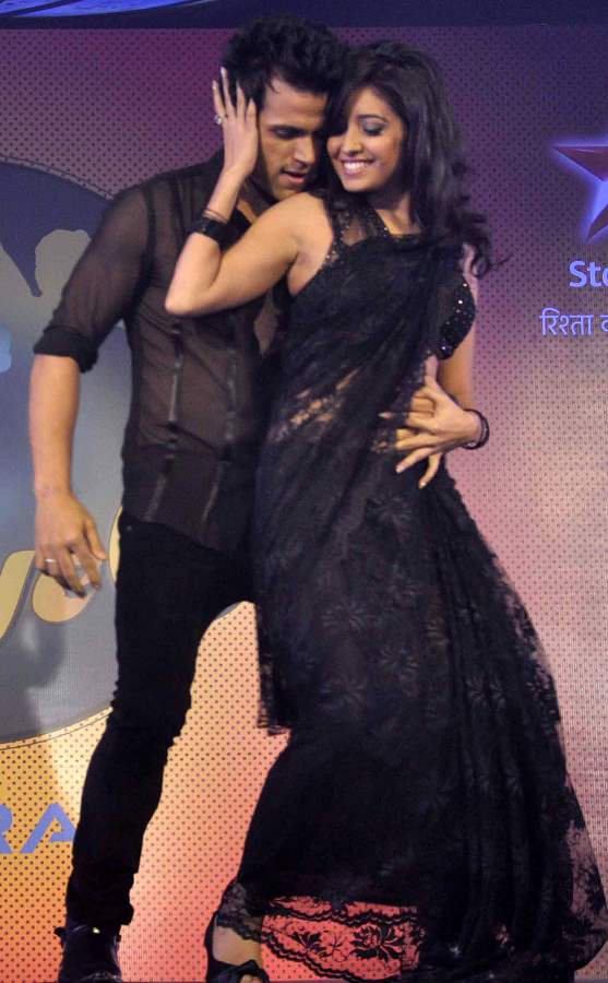 Season 6  Nach Baliye Contestant Ritvik Dhanjani and his wife Asha Negi