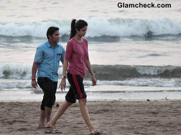 Shilpa Shetty at Juhu Beach pictures 2013