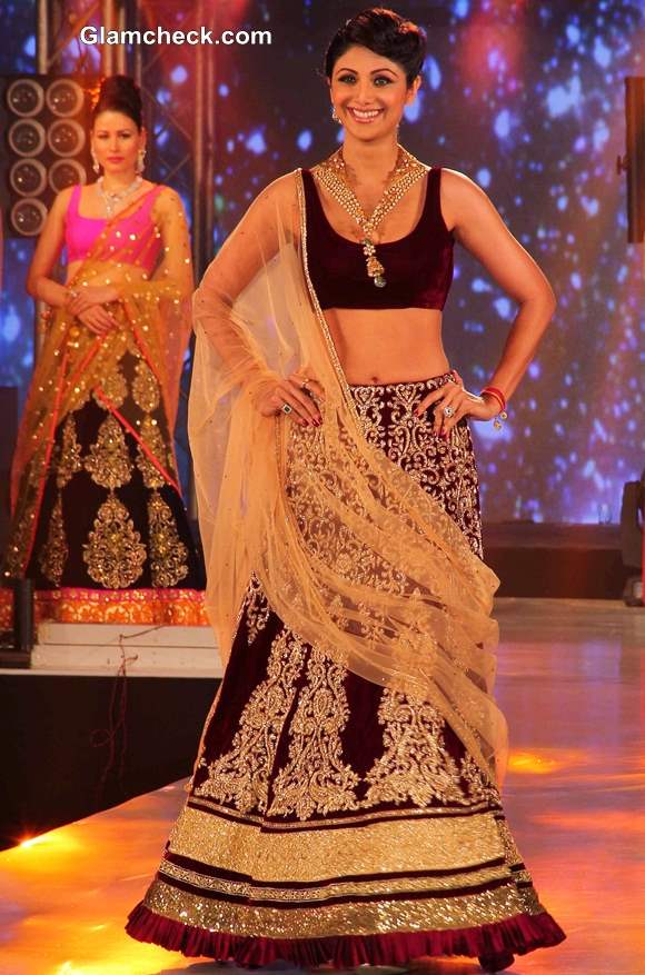 Shilpa Shetty in Maroon Lehenga at 2013 IBBS Fashion Show