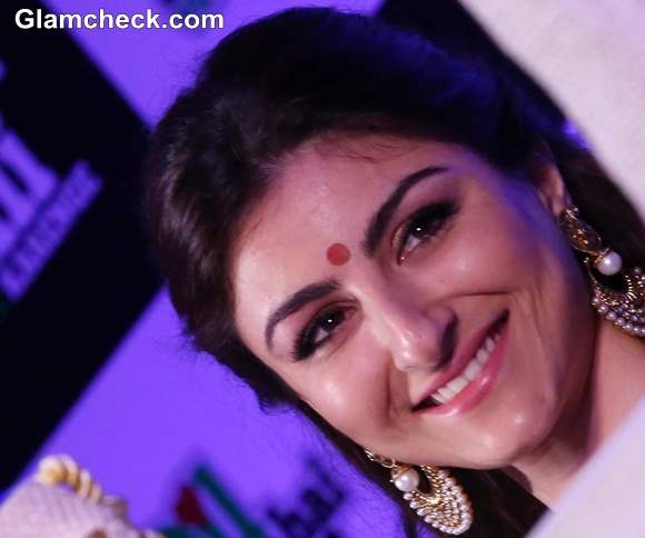 Soha Ali Khan Traditional Hairstyle makeup 2013