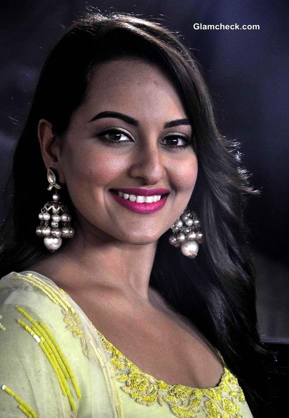 Sonakshi Sinha 2013 at Star Plus Diwali Celebrations