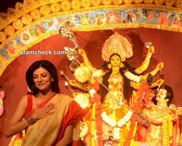 Sushmita Sen Bengali Beauty Look for Durga Puja 2013 Celebrations