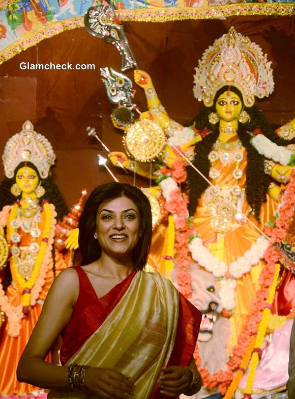 Sushmita Sen Bengali Beauty at Durga Puja 2013