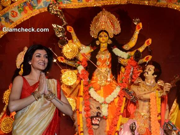 Sushmita Sen at Durga Puja 2013 Celebrations