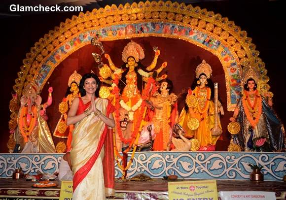 Sushmita Sen in Traditional Bengali Beauty Look for Durga Puja 2013