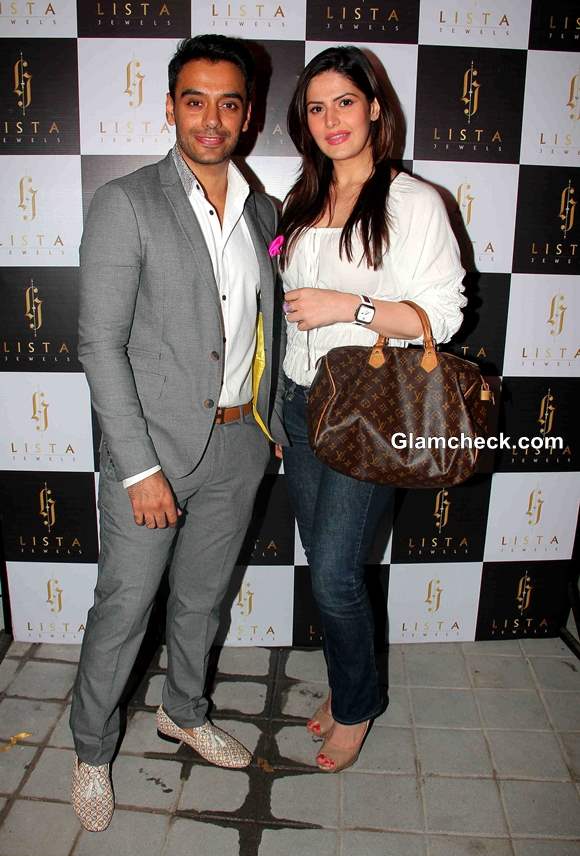 Zarine Khan with owner Lokesh Gurnani at Lista Jewels Store Launch