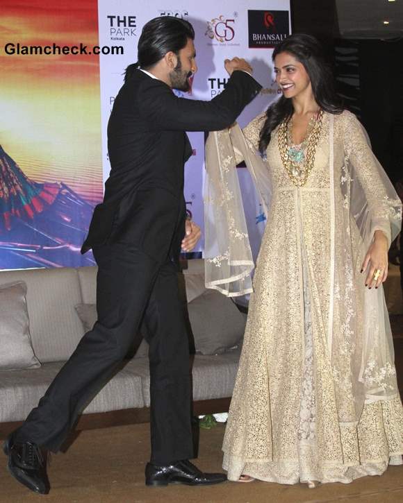 Deepika Padukone Promotes Ram-Leela in Gold Anarkali