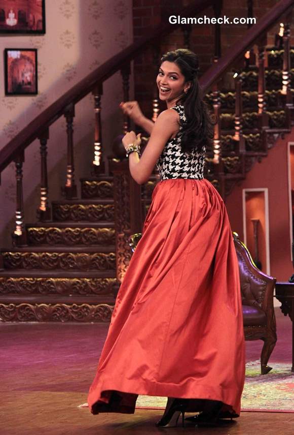 Deepika Padukone in Atsu Sekhose  skirt and top on Comedy Nights with Kapil