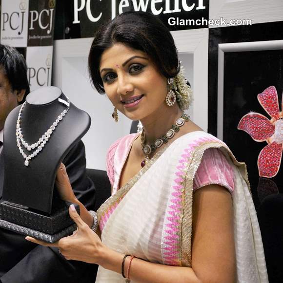 Shilpa Shetty 2013 at PC Jewelers store inaguration in Mangalore