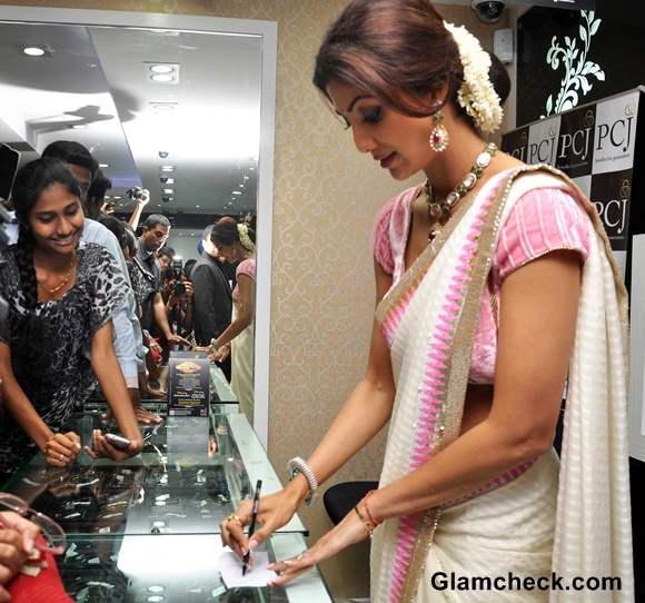 Shilpa Shetty at P C Jewelers Inaguration in Mangalore