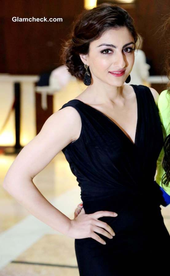 Soha Ali Khan Pictures at Glamour 2013 inauguration