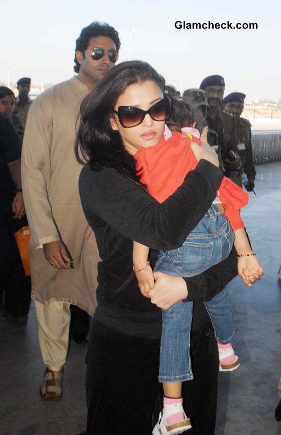 Aishwarya Rai with Aaradhya Pictures