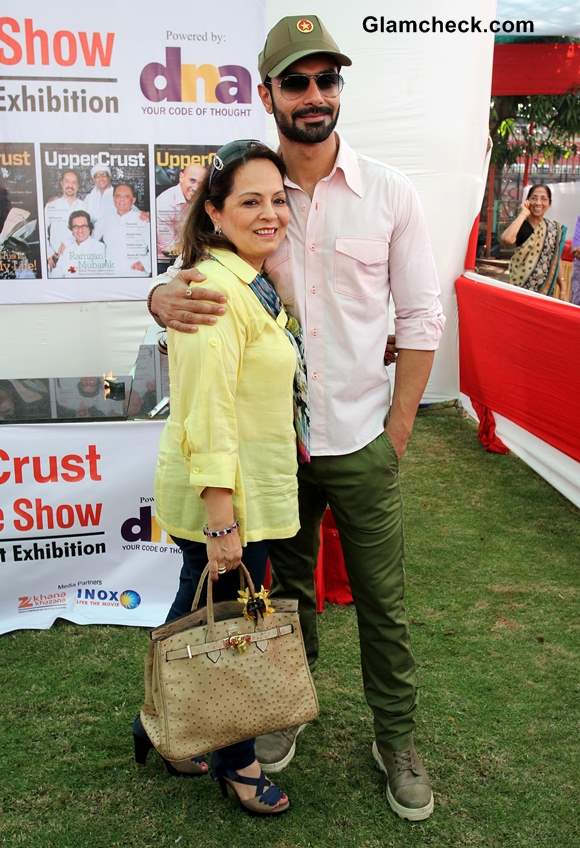 Ashmit Patel along with his mother Asha Patel