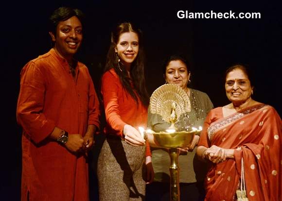 Kalki Kochelin Inaugurates Theatre Festival