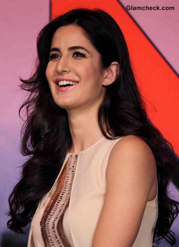 Katrina Kaif Dhoom 3 Mumbai Press Conference Ahead of Premiere