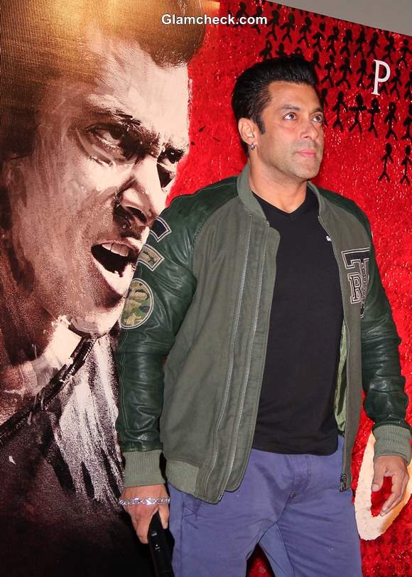 Salman Khan and Brothers Launch Jai Ho Trailer in Mumbai