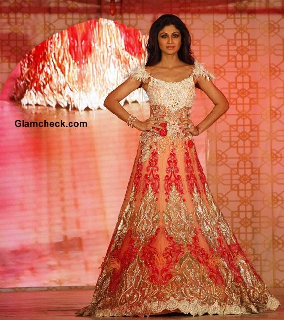 Shilpa Shetty Walks for Rohit Verma at Marigold Watches Fashion Show