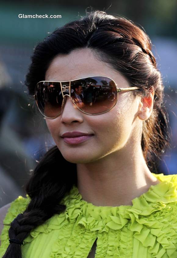 Daisy Shah 2014 at Midday Trophy