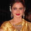 Rekha 2014 in Sari at 59th Filmfare Awards