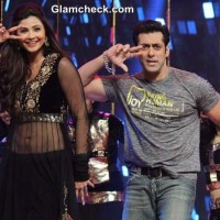 Salman Khan and Daisy Shah Promote Jai Ho on Dance India Dance