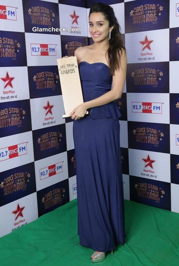 Shraddha Kapoor at Big Star Entertainment Awards 2013