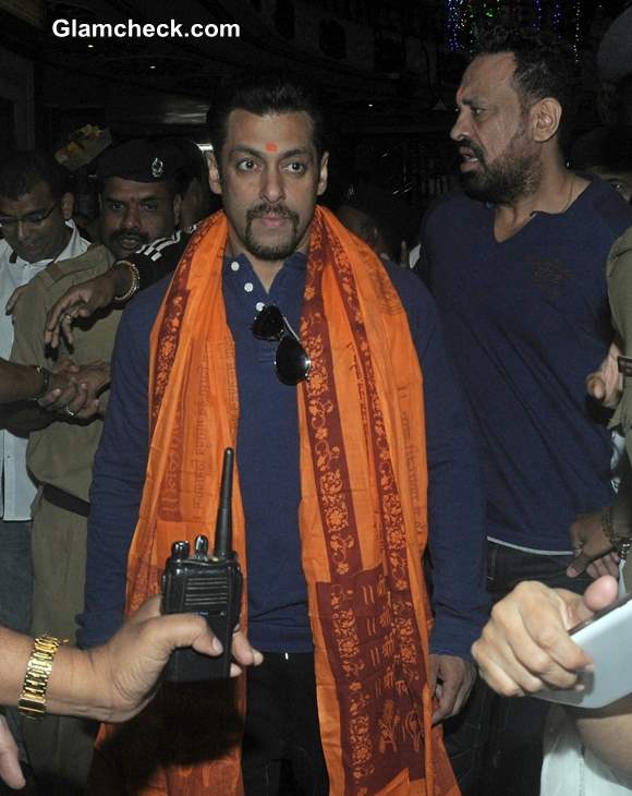 Salman Khan at Siddhivinayak Temple in Mumbai