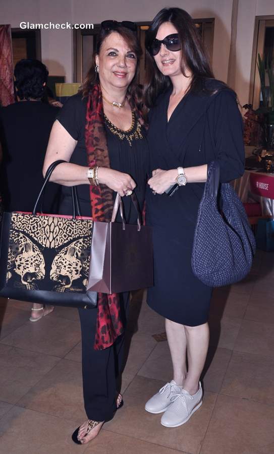 Zarine Khan with daughter Simone Khan Arora