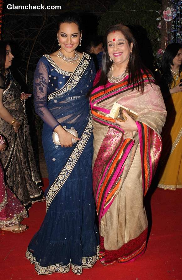 Sonakshi Sinha with mother Poonam at Ahana Deol and Vaibhav Vora Marriage