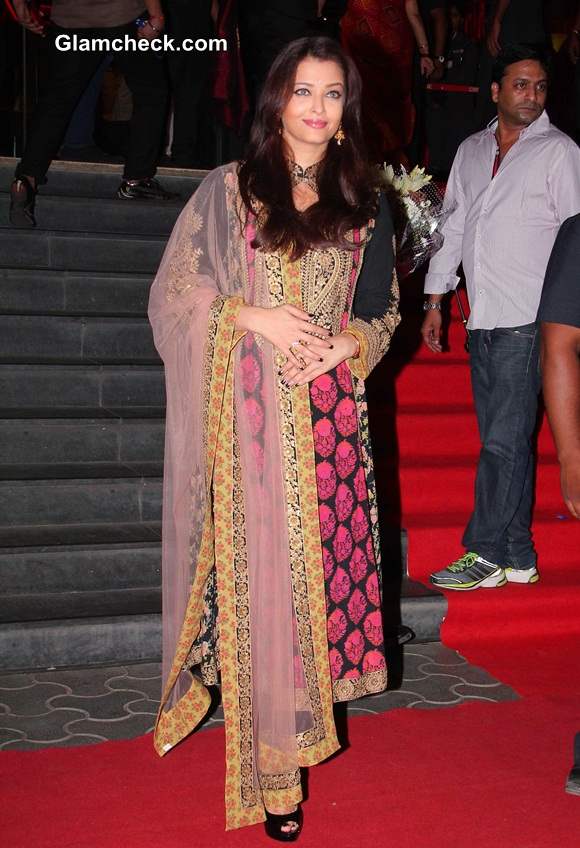 Aishwarya Rai Bachchan at Kochadaiiyaan Trailer Launch
