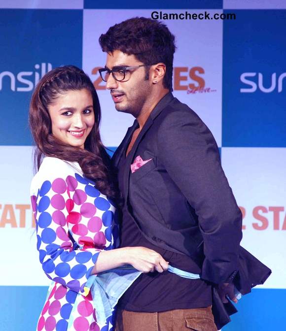 Alia Bhatt and Arjun Kapoor at 2 States Promo