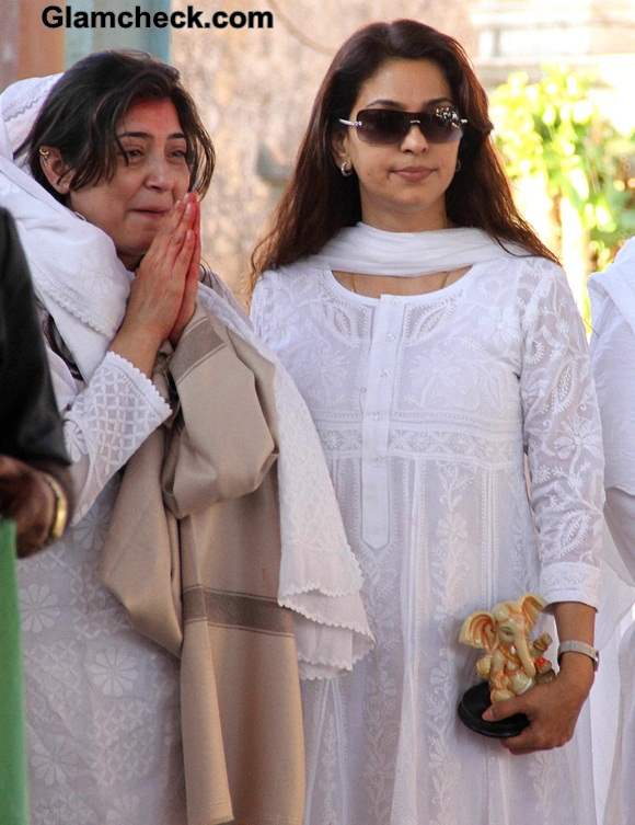 Celebs at Juhi Chawla brother Bobbys Funeral