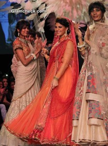 Jacqueline Fernandez Show-stopper for Tarun Tahiliani at LFW SR 2014 – Day 2