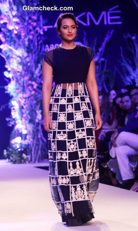 Sonakshi Sinha 2014 at Manish Malhotra Show LFW Summer-Resort