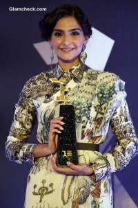 Sonam Kapoor in Anamika Khanna Announces L’Oreal Paris Femina Women ...
