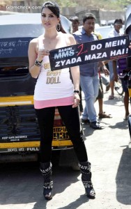 Sunny Leone Promotes “Ragini MMS 2” in Autorickshaw Campaign — Indian