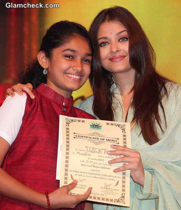 Aishwarya Rai Bachchan at Sri Sathya Sai Baba Concert