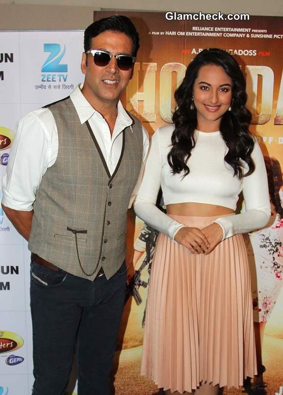 Akshay Kumar Sonakshi Sinha Promote Holiday