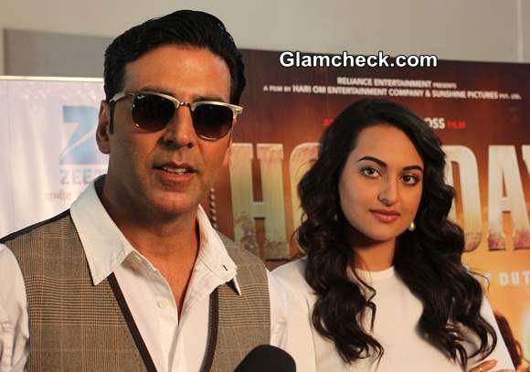 Akshay Kumar and Sonakshi Sinha Promote Holiday on Dance India Dance   Indian Fashion