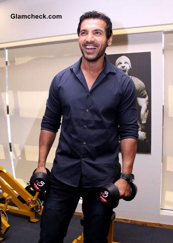 John Abraham Inaugurates Gym in Ahmedabad — Indian Fashion