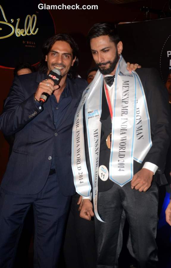 Arjun Rampal with winner Pratik Jain