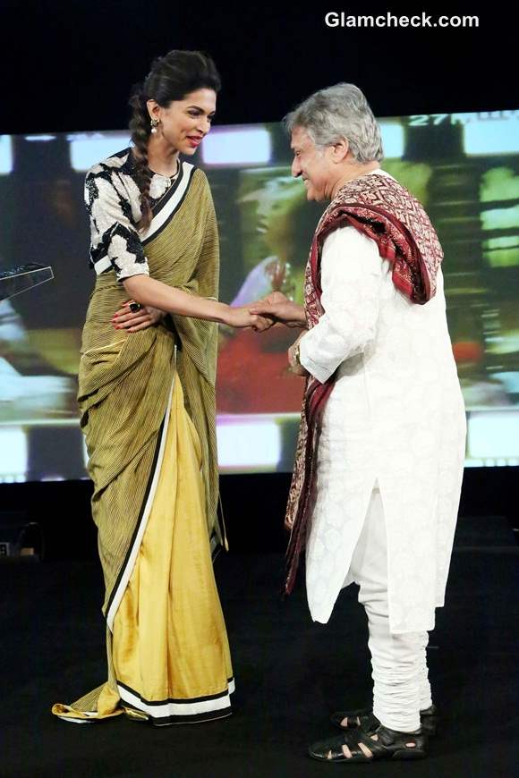 Deepika Padukone in Dev R Nil Sari at NDTV Indian of the Year Awards