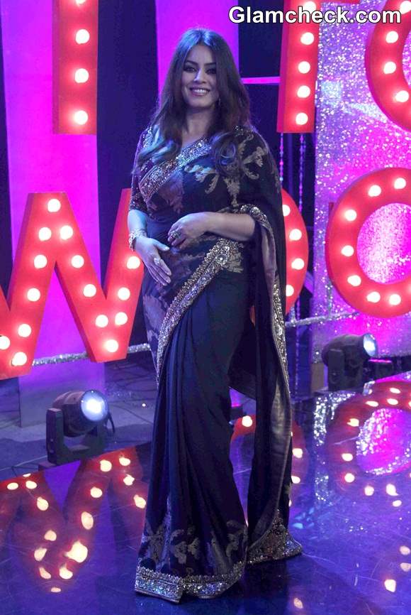 Mahima Chaudhary in Black Sari on NDTV Primes Ticket to Bollywood