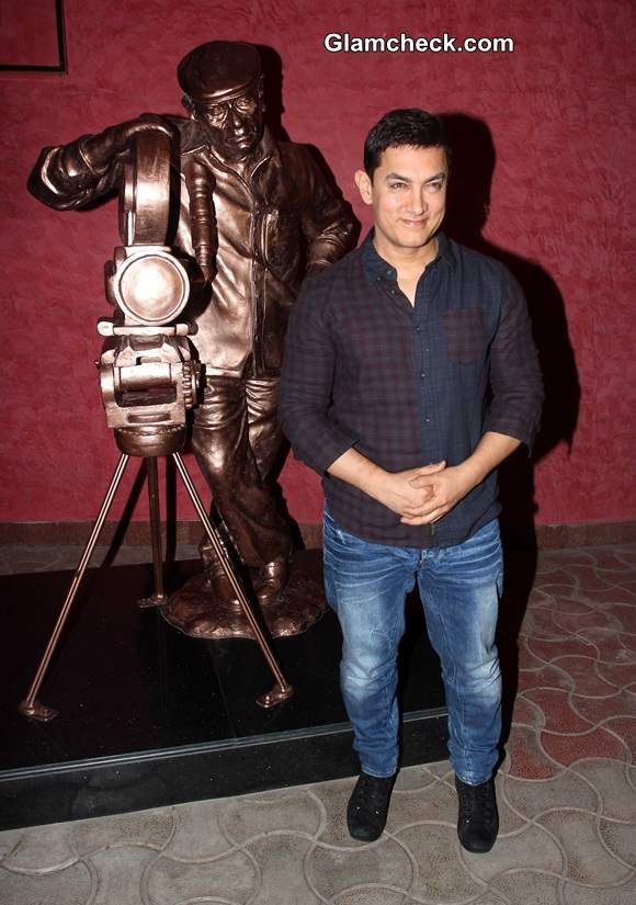 Aamir Khan Launches Documentary Chale Chalo